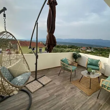 Luxury Penthouse With Jacuzzi Podgradina (Posedarje)