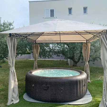 公寓 Luxury Penthouse With Jacuzzi Podgradina (Posedarje)